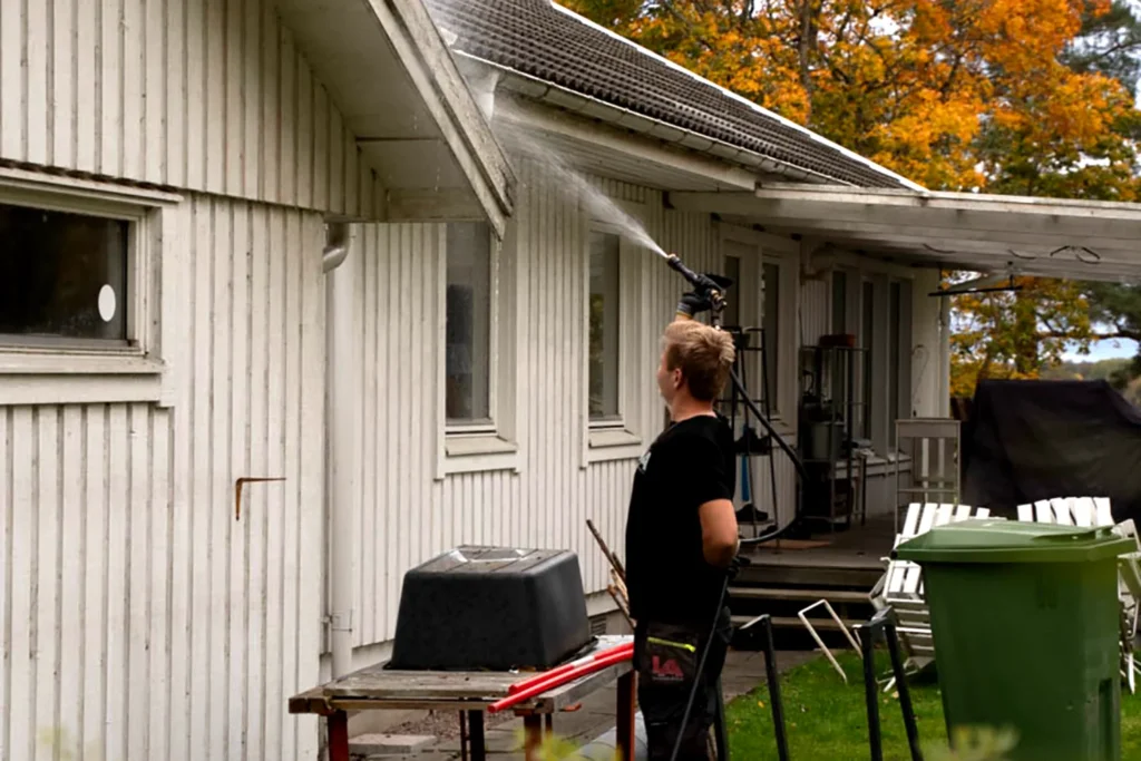 Riskerna med att tvätta fasaden själv